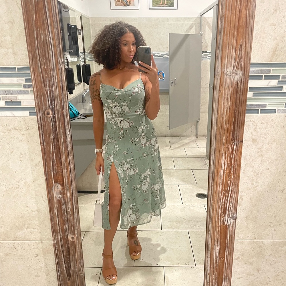 Windsor Sage Floral Midi Dress